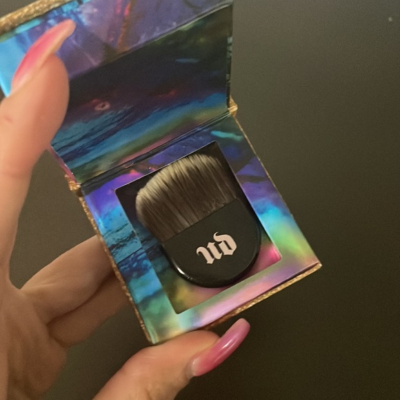 Swatched once - Urban Decay Elements Space Powder - Picture 4 of 6